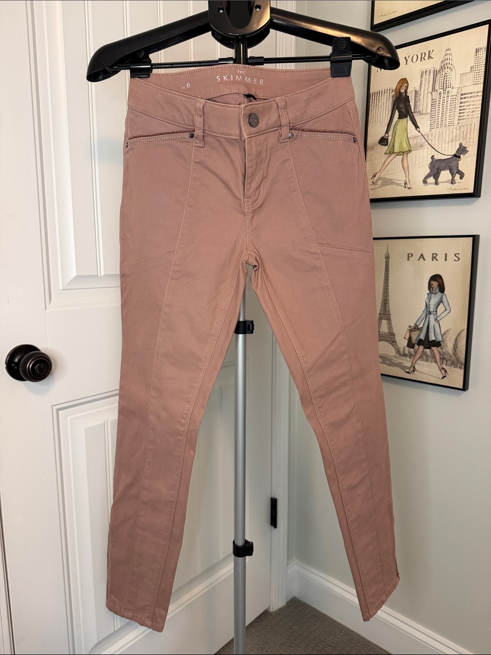 White House Black Market Rose Pink Skimmer Pants